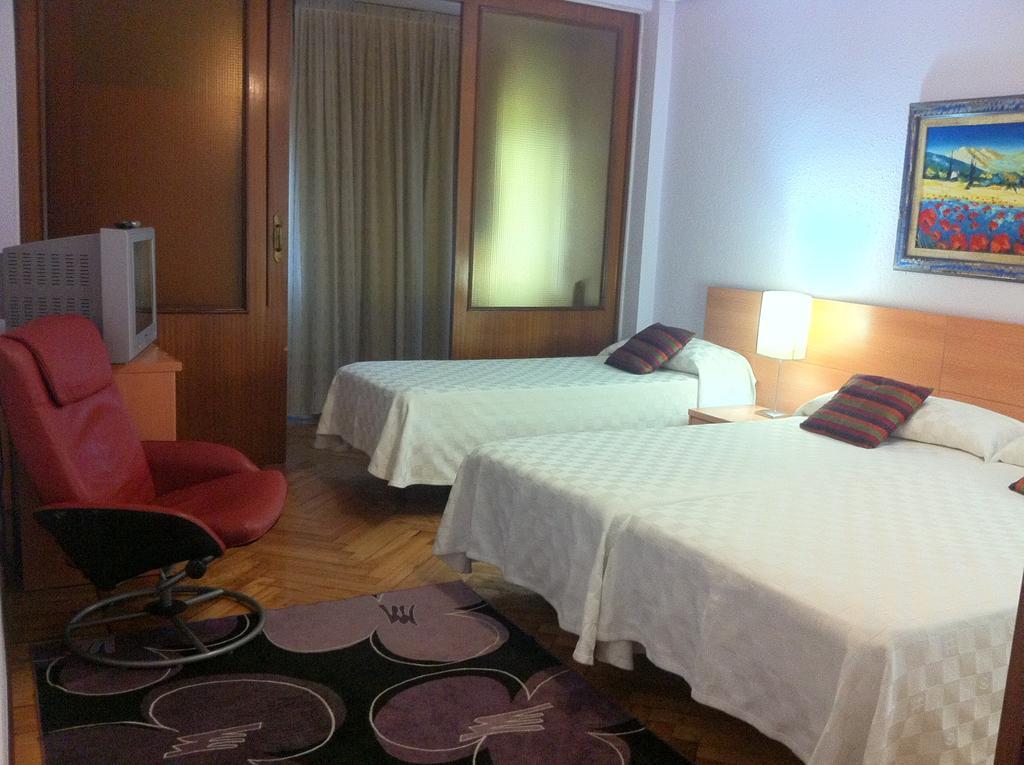 Hostal Del Carmen سانتاندر الغرفة الصورة