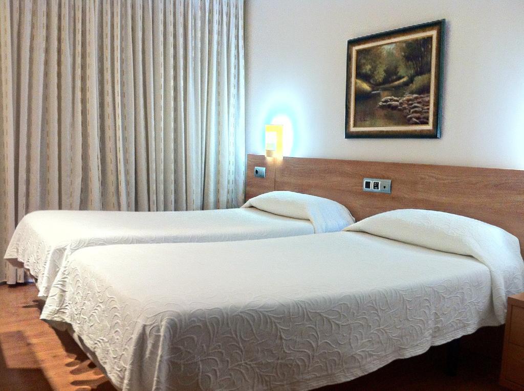 Hostal Del Carmen سانتاندر الغرفة الصورة