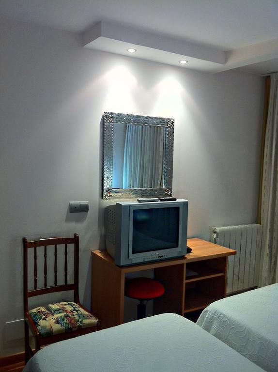 Hostal Del Carmen سانتاندر الغرفة الصورة