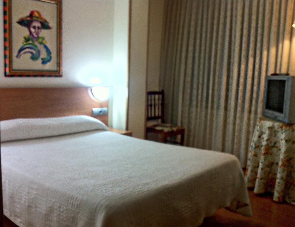 Hostal Del Carmen سانتاندر الغرفة الصورة