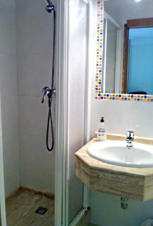 Hostal Del Carmen سانتاندر الغرفة الصورة